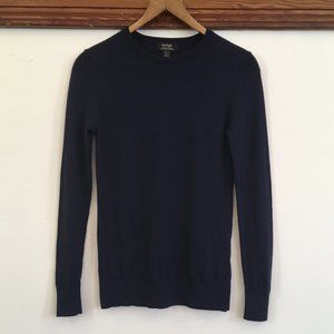 Lord & Taylor navy fine merino pullover